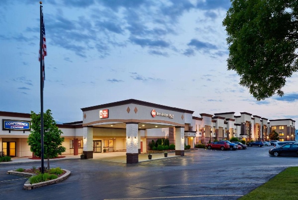 Best Western Plus Milwaukee Airport Hotel & Conference Center image 1