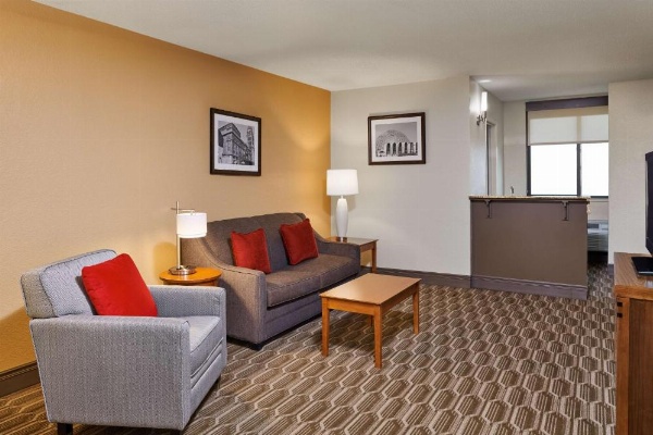 Best Western Plus Milwaukee Airport Hotel & Conference Center image 15