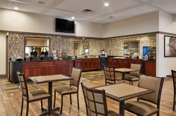 Best Western Plus Milwaukee Airport Hotel & Conference Center image 6